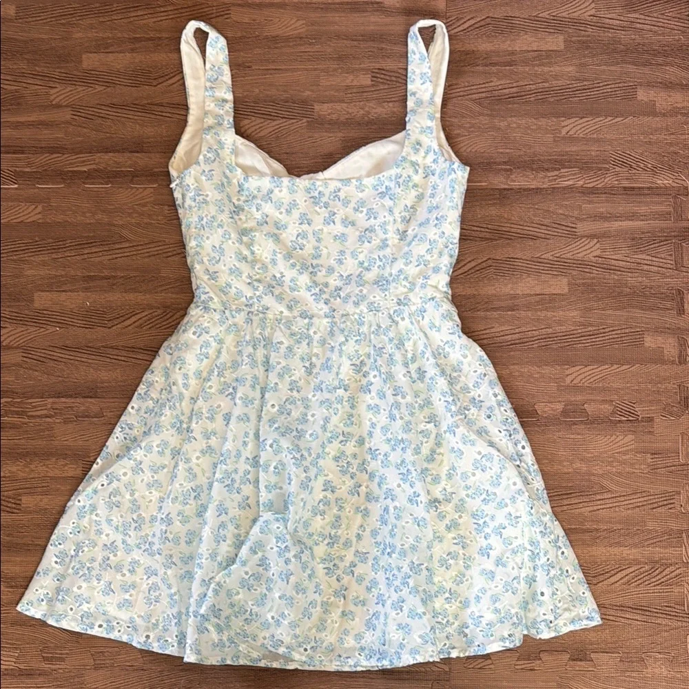 PRINCESS POLLY WHITE AND BLUE FLORAL MINI DRESS SIZE 2 - Picture 3 of 3